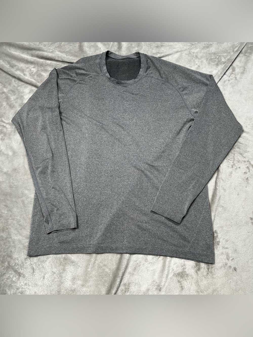 Lululemon Metal Vent Long Sleeve Shirt Mens XL Gray Performance Workout Gym Tee